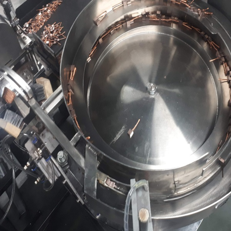 Máy cấp phôi ly tâm là gì? Ứng dụng & Lợi ích vượt trội 5 máy cấp liệu ly tâm