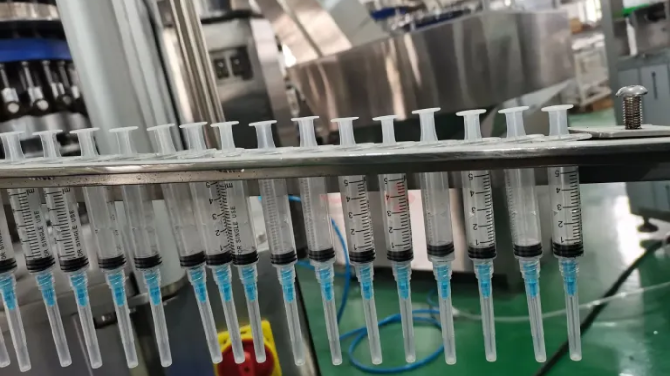 Máy lắp ráp y tế: Đảm bảo độ chính xác và an toàn trong sản xuất 2 Các tính năng độc đáo của máy lắp ráp y tế