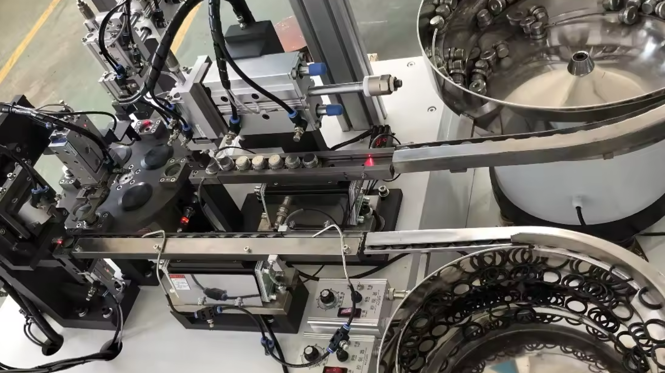 Máy lắp ráp tự động