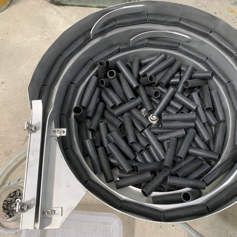 Cấp liệu tự động cho chi tiết nhựa: Giải pháp cho vấn đề tĩnh điện và trầy xước 3 Cấp liệu tự động cho chi tiết nhựa