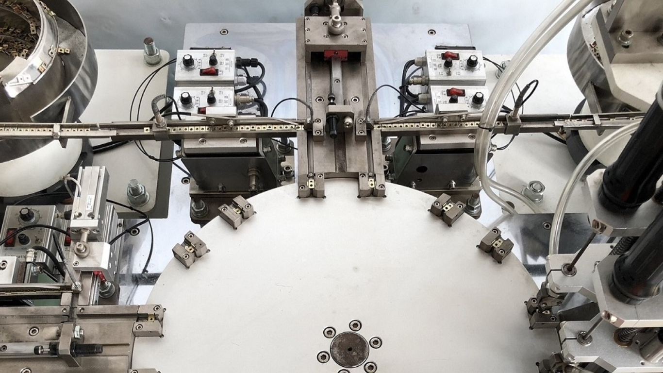 Máy lắp ráp kim loại: Độ bền cơ học và độ chính xác công nghiệp 2 Cấu trúc công nghệ cốt lõi cho máy lắp ráp kim loại