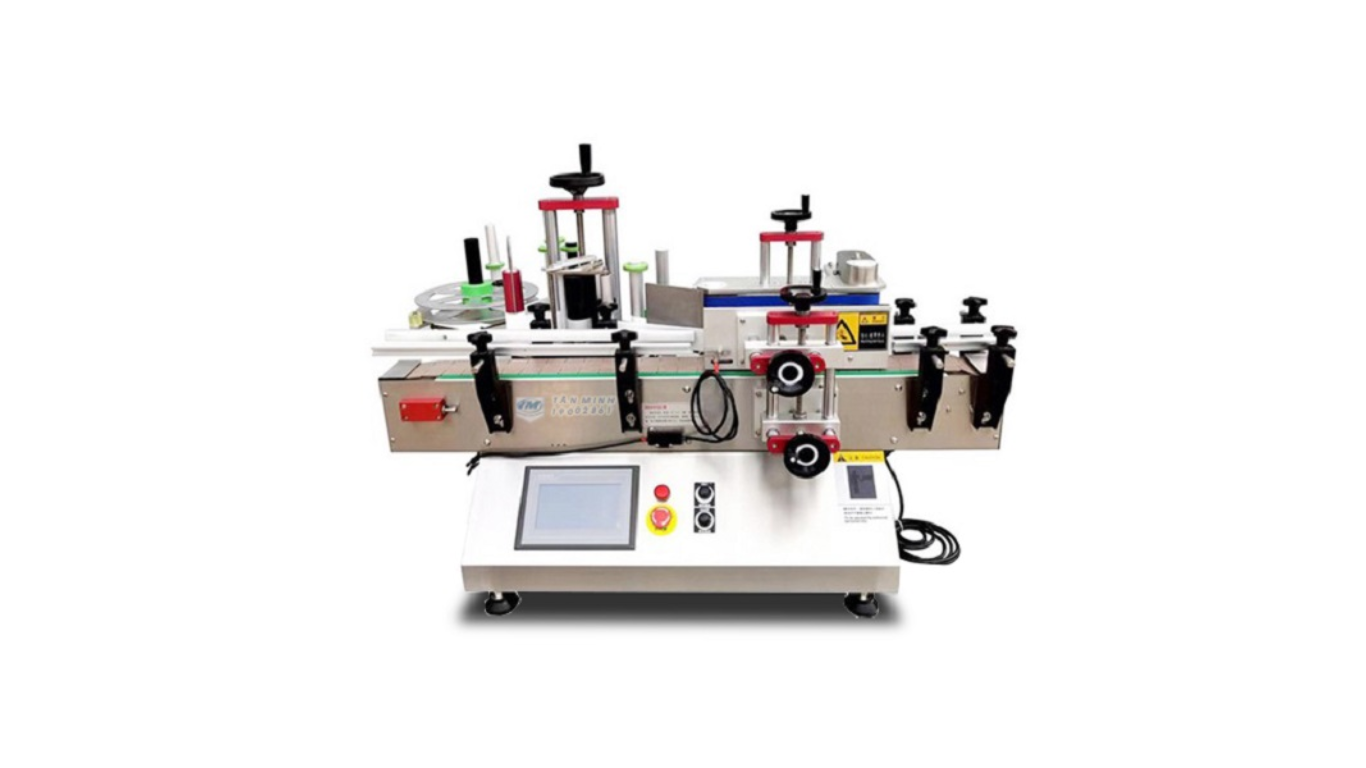 Máy dán nhãn chai 2 mặt: Bí quyết tạo nên sự đối xứng hoàn hảo 1 Công nghệ cốt lõi đảm bảo định vị và đối xứng tuyệt đối