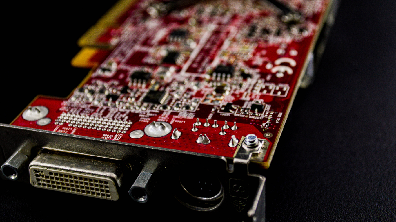 Bộ nạp linh hoạt cho Chip: Giải pháp cấp phôi tuyệt đối cho linh kiện Micro-size 3 Lợi ích chiến lược trong ngành bán dẫn/điện tử