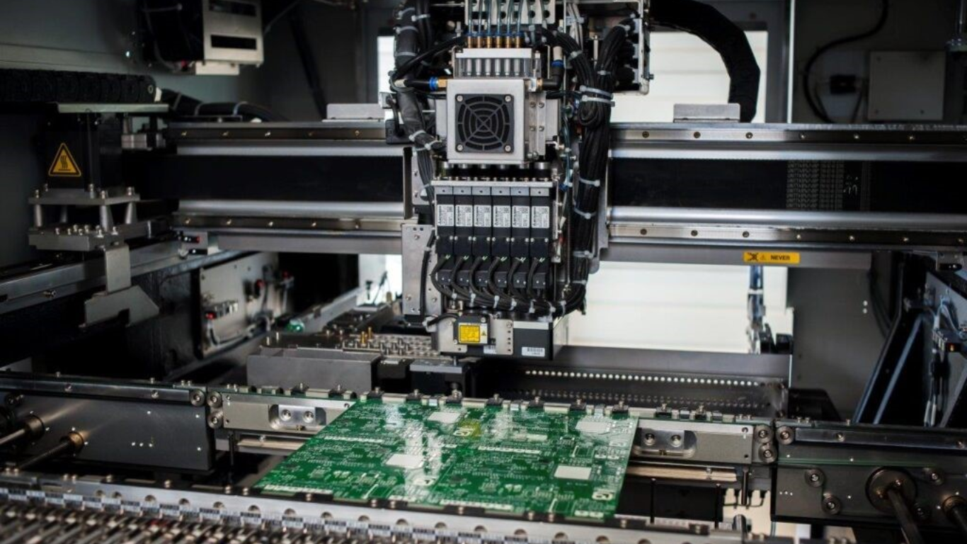 Máy lắp ráp linh kiện điện tử: Độ chính xác micromet và tăng tốc sản xuất 3 Lợi ích chiến lược và hiệu quả kinh tế trong ngành điện tử