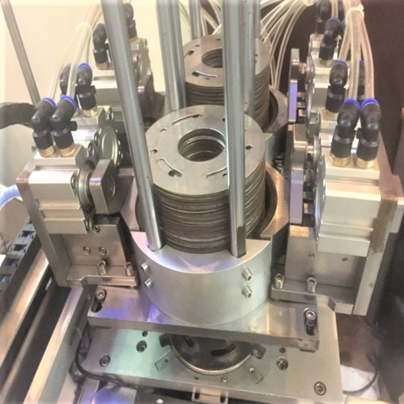 Máy cấp phôi cho máy dập: Công nghệ servo bảo vệ khuôn và đảm bảo độ chính xác 4 Máy cấp phôi cho máy dập