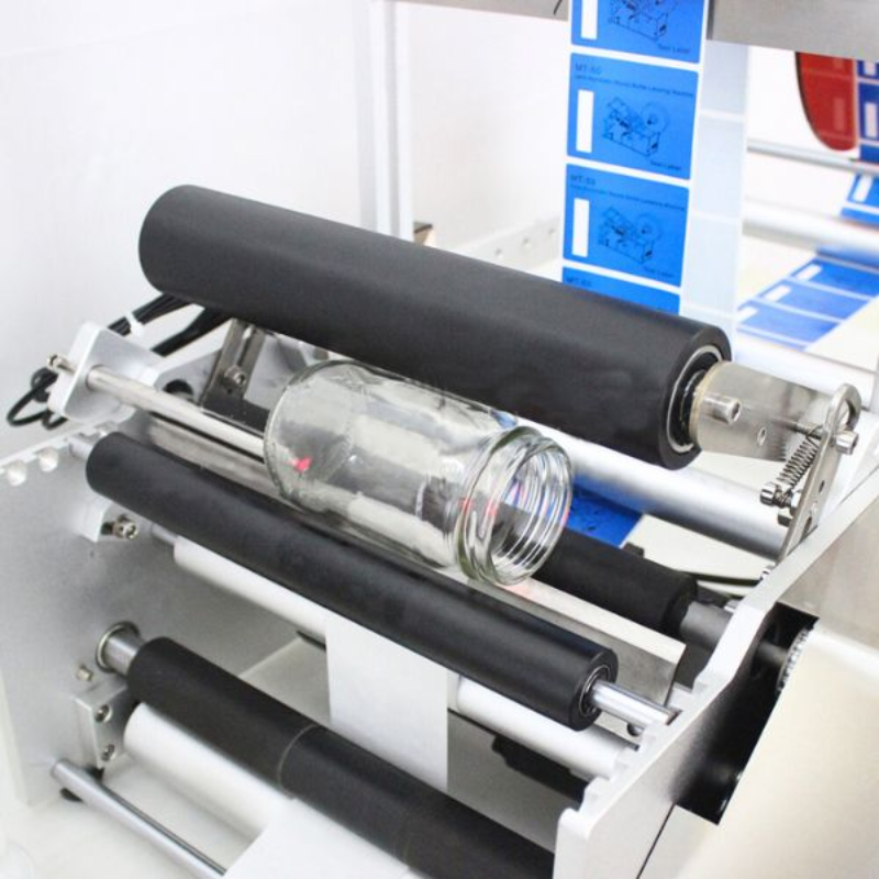 Máy dán nhãn chai mỹ phẩm: Nâng tầm thẩm mỹ và giá trị thương hiệu 7 Máy dán nhãn chai mỹ phẩm