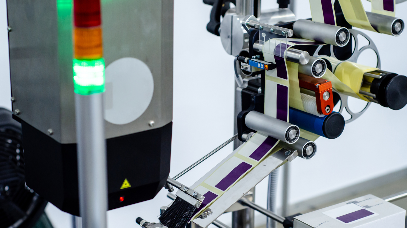 Máy dán nhãn di động: Giải pháp linh hoạt và đa dụng cho sản xuất hiện đại 1 Phân loại các dòng máy dán nhãn di động phổ biến