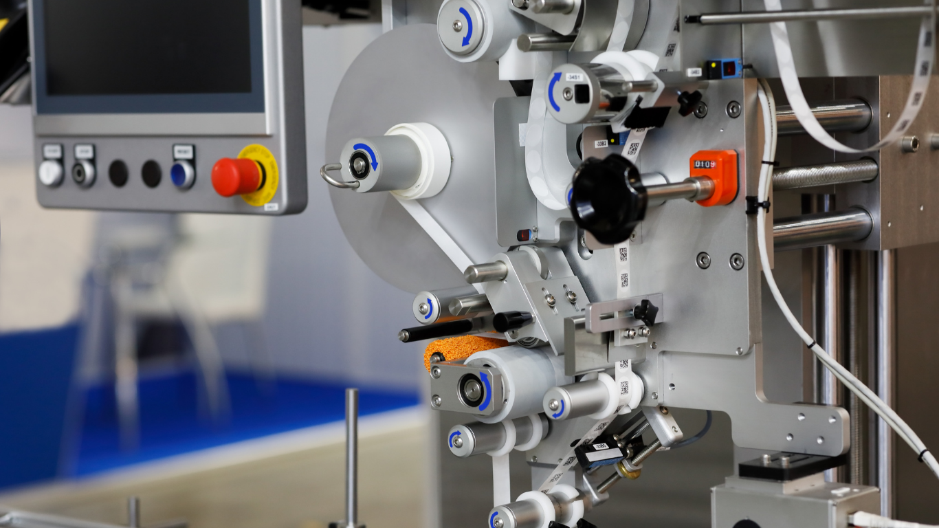 Máy dán nhãn cuộn: Giải pháp tự động hóa phổ biến nhất 2 Các tiêu chí kỹ thuật tối ưu hiệu suất cao