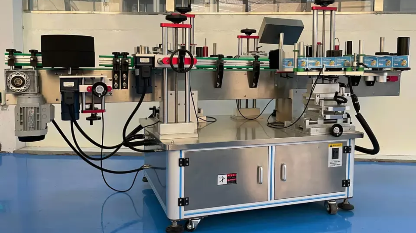 Máy dán nhãn chai nhiều mặt: Giải pháp Chuyên dụng cho hình học phức tạp 3 Tiêu chí kỹ thuật chuyên biệt và thách thức vận hành