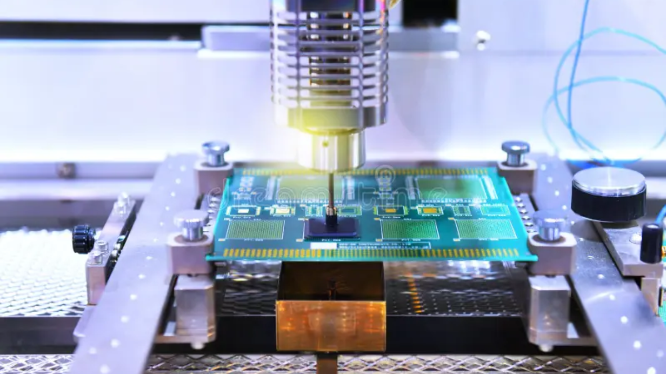 Máy cấp linh kiện bằng robot: Định nghĩa lại sự chính xác và linh hoạt tuyệt đối 3 Tiêu chí lựa chọn và triển khai hệ thống robot cấp liệu