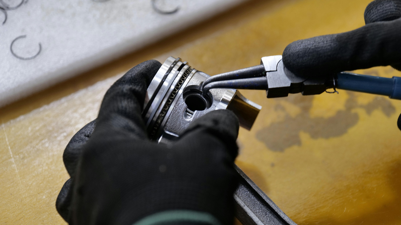 Máy lắp ráp thủ công: Tối ưu hóa trạm làm việc để tăng năng suất 50% 2 Tối ưu hóa hiệu suất và kiểm soát chất lượng