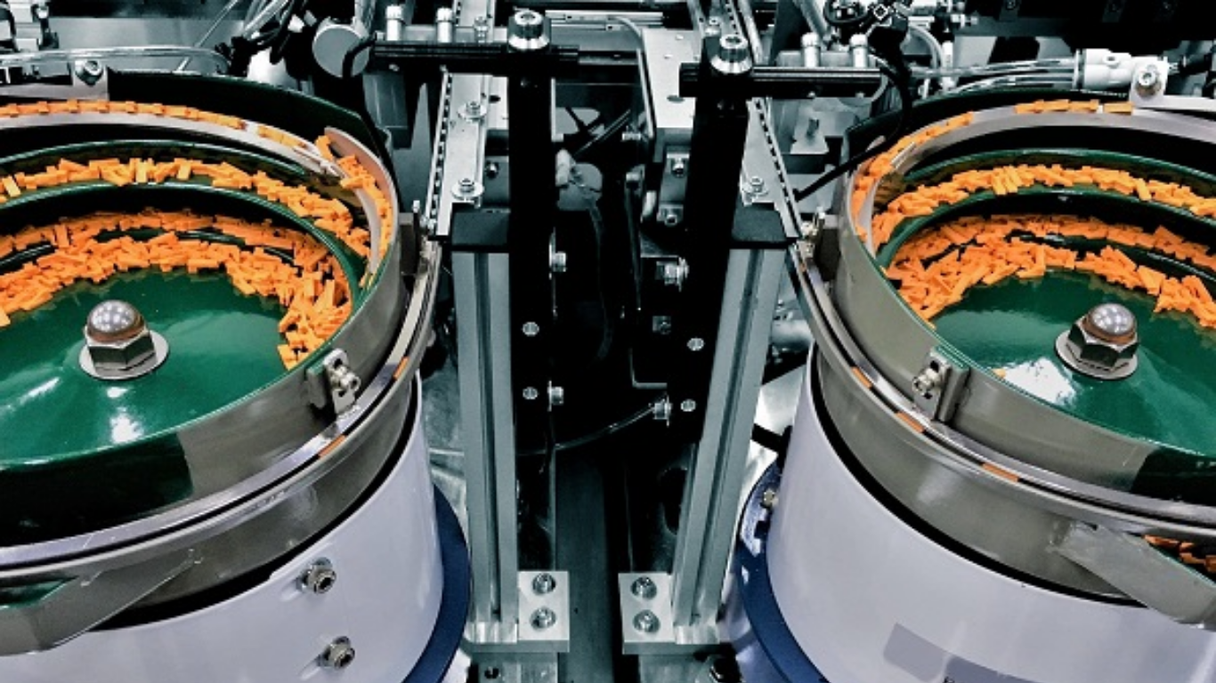 Giải pháp cấp phôi cho chi tiết nhựa: Xử lý tĩnh điện và chống trầy xước 100% 1 Kiểm soát tĩnh điện và hiện tượng dính phôi kép