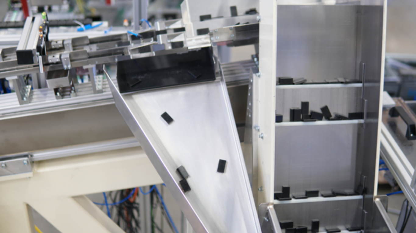 Máy cấp liệu không rung lắc: Giải pháp vượt qua tiếng ồn, hư hỏng và tải nặng 1 Step Feeder đạt được "Không rung lắc" bằng cách nào?