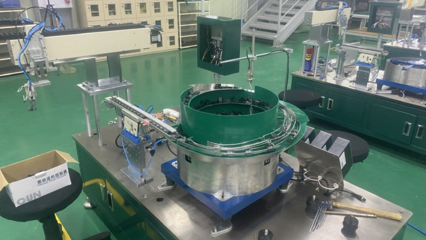 Cấp phôi cho chi tiết có hình dạng lạ: 4 Công nghệ tiên tiến giải quyết thách thức lắp ráp 1 Tại sao máy rung tròn (Bowl Feeder) thường thất bại?