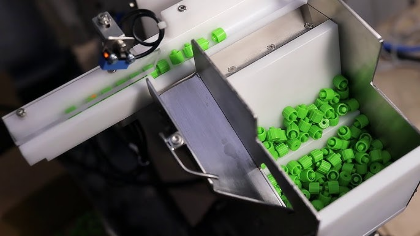 Chi tiết nào cần Step Feeder? 3 Tiêu chí bắt buộc vượt qua giới hạn máy rung 2 Yêu cầu về chất lượng bề mặt