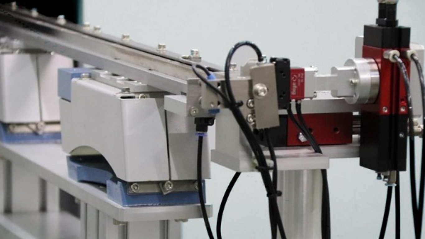 Hệ thống cấp phôi cho trang sức: Đảm bảo độ tinh xảo tuyệt đối và zero scratch 1 tiêu chí kỹ thuật bắt buộc