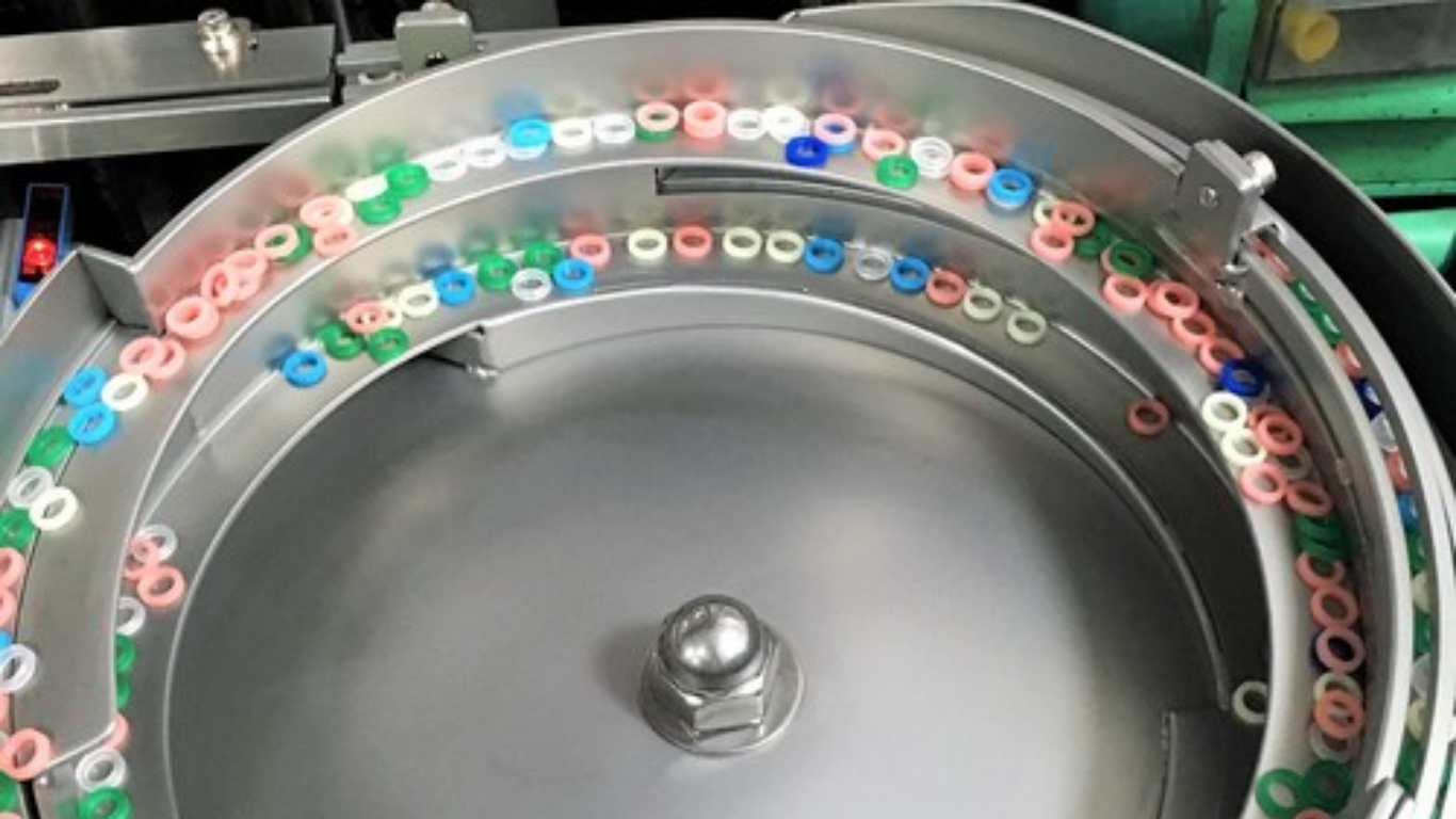 Hiệu suất máy cấp liệu rung: 4 yếu tố quyết định và chiến lược tối ưu hóa năng suất 2 4 yếu tố kỹ thuật quyết định hiệu suất