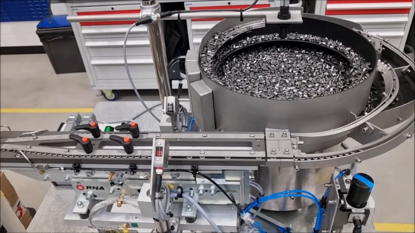 Máy cấp liệu rung có cảm biến: Tối ưu hóa dòng chảy phôi tự động 2 Cơ chế điều khiển phản hồi nhờ cảm biến