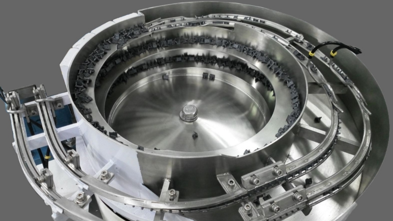 Máy cấp liệu cho chi tiết nhỏ: Tự động hóa siêu chính xác cho linh kiện Micro và Nano 3 Công nghệ và cấu tạo phù hợp cho chi tiết nhỏ