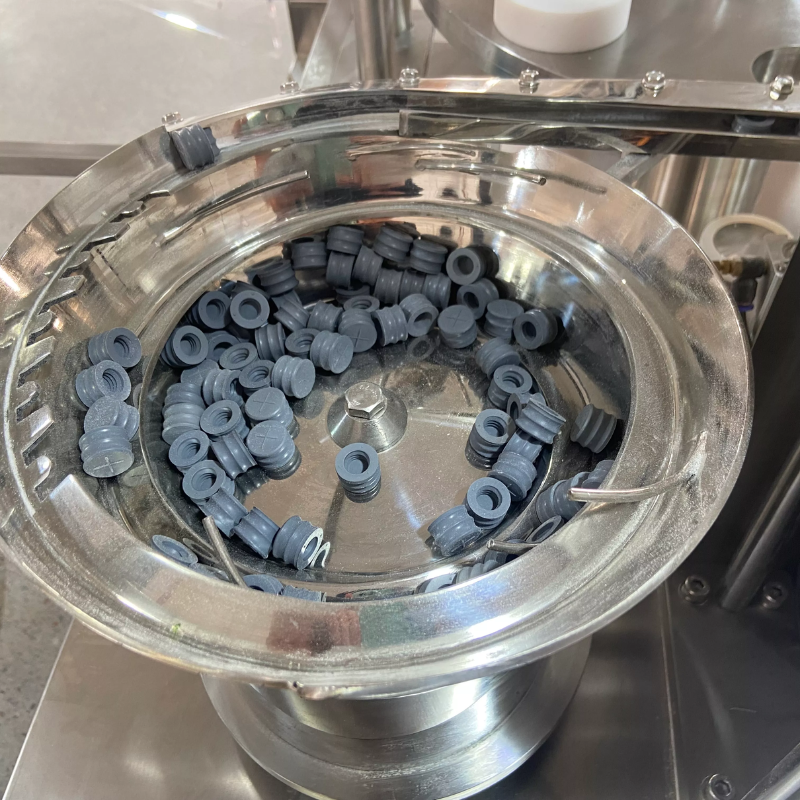 Hiện tượng đảo phôi ngược trong mâm rung: Nguyên nhân và 5 giải pháp khắc phục Tooling 3 Hiện tượng đảo phôi ngược trong mâm rung