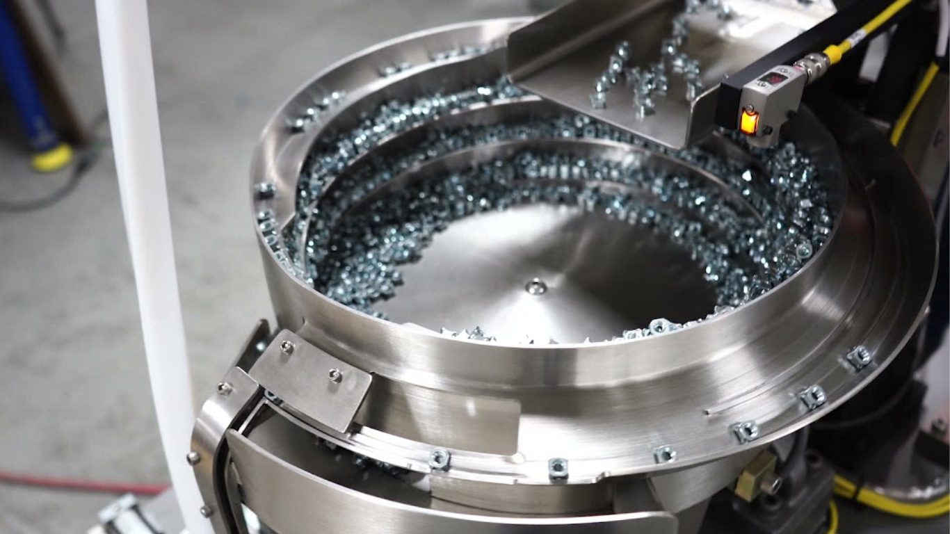 Máy cấp liệu rung chính hãng: 5 Lợi ích cốt lõi và cách nhận biết đơn giản 3 Hướng dẫn nhận biết sản phẩm chính hãng