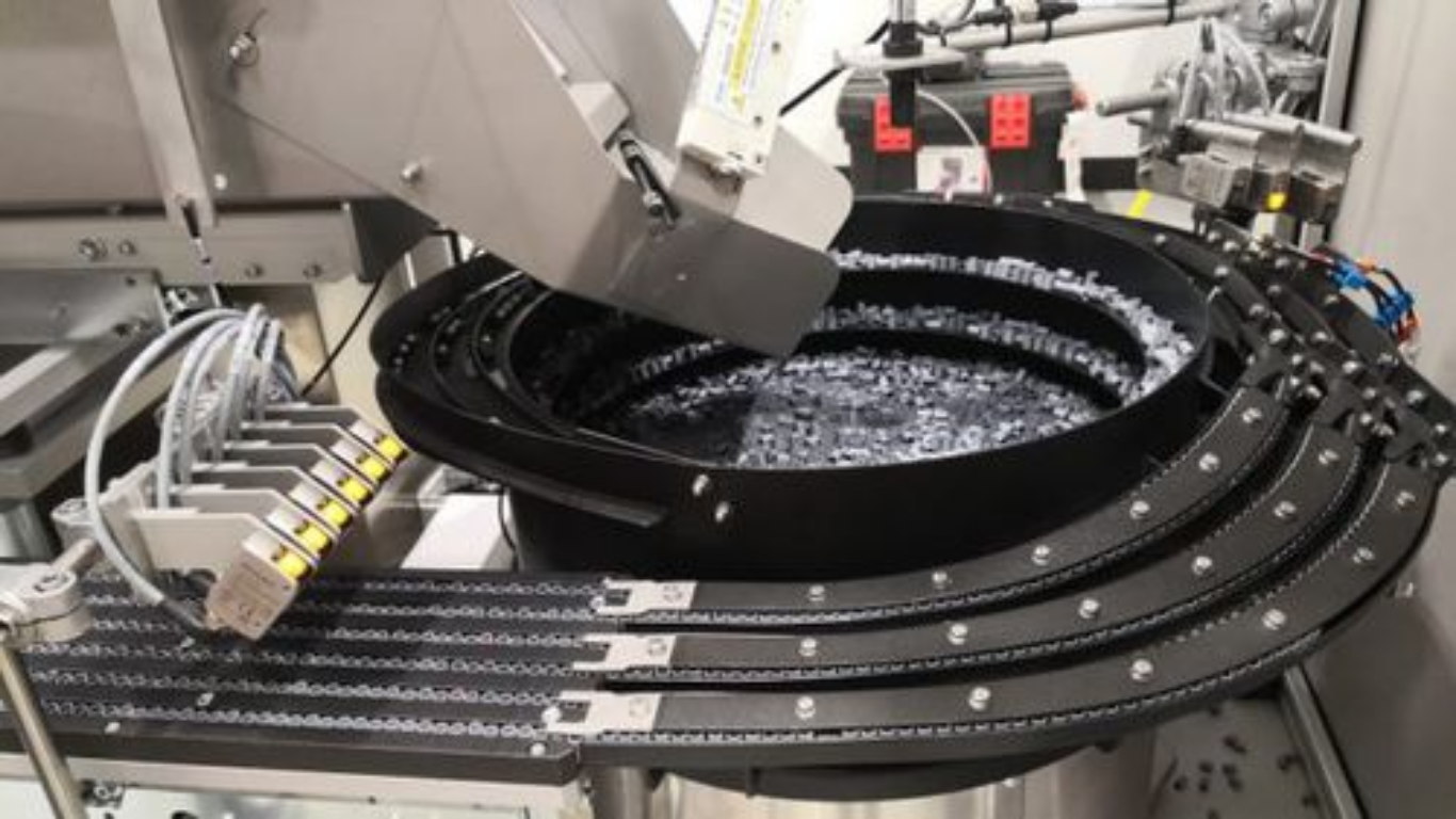 Máy cấp liệu rung và Cobots: Giải pháp lắp ráp tự động hóa linh hoạt 1 Máy cấp liệu rung (Feeder)