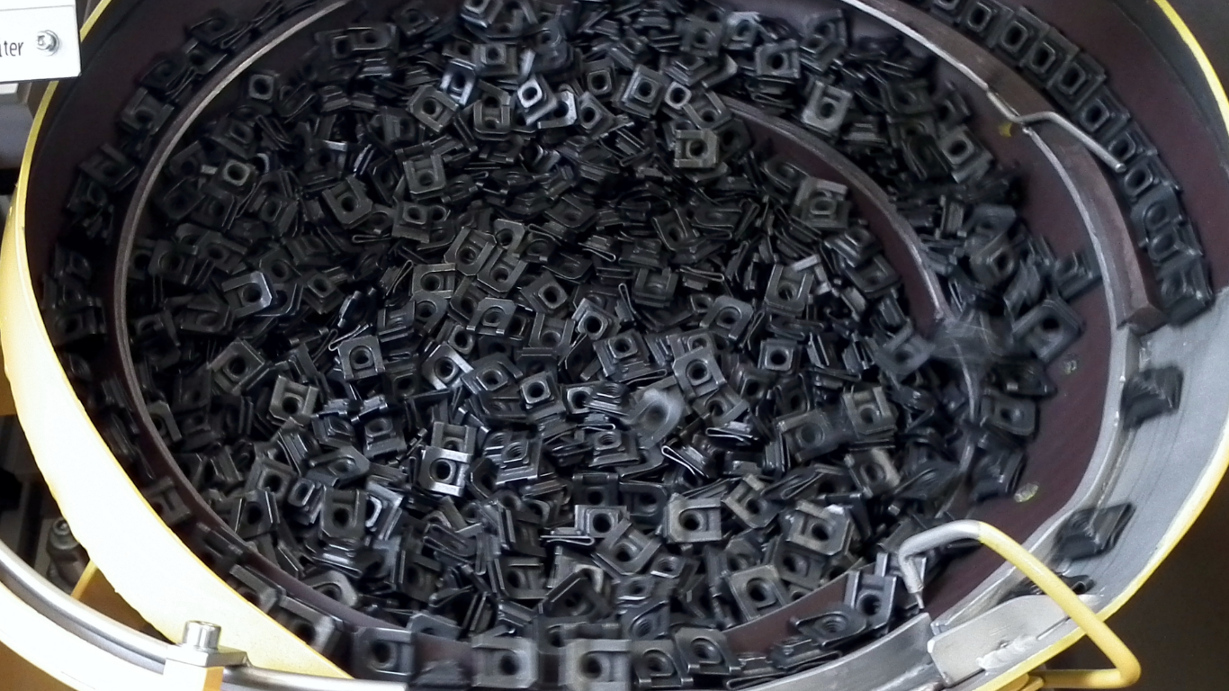 Công nghệ rung cấp liệu đa chiều: Giải pháp đột phá cho sản xuất linh hoạt 2 Ưu điểm vượt trội của công nghệ đa chiều