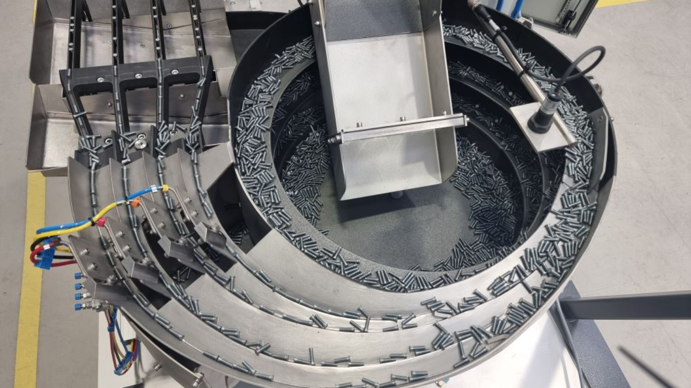 Bảo dưỡng cuộn điện từ máy rung: Kỹ thuật kéo dài tuổi thọ và duy trì hiệu suất 24/7 1 Vai trò cốt lõi và dấu hiệu hư hỏng