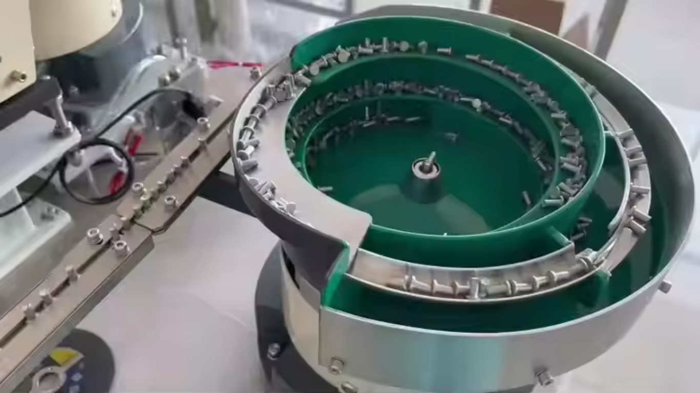 Giải pháp cấp phôi cho chi tiết kim loại: Tối ưu năng suất 2026 1 Giải pháp cấp phôi cho chi tiết kim loại phổ biến nhất