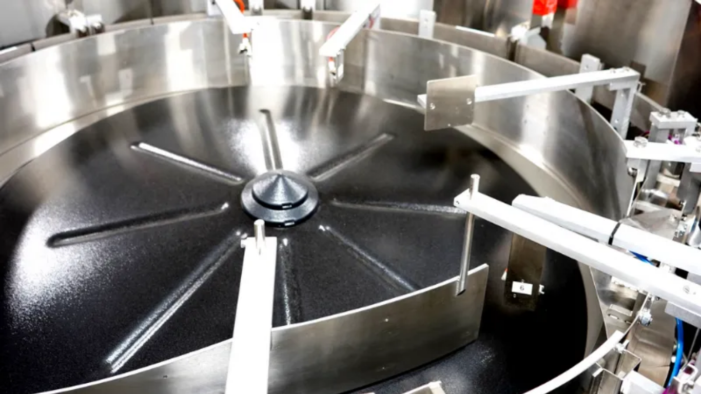 Máy cấp liệu ly tâm cho tốc độ 1000 phôi/phút: Đỉnh cao năng suất 2026 1 Tại sao máy cấp liệu ly tâm đạt được tốc độ "thần tốc" 1000 phôi/phút?