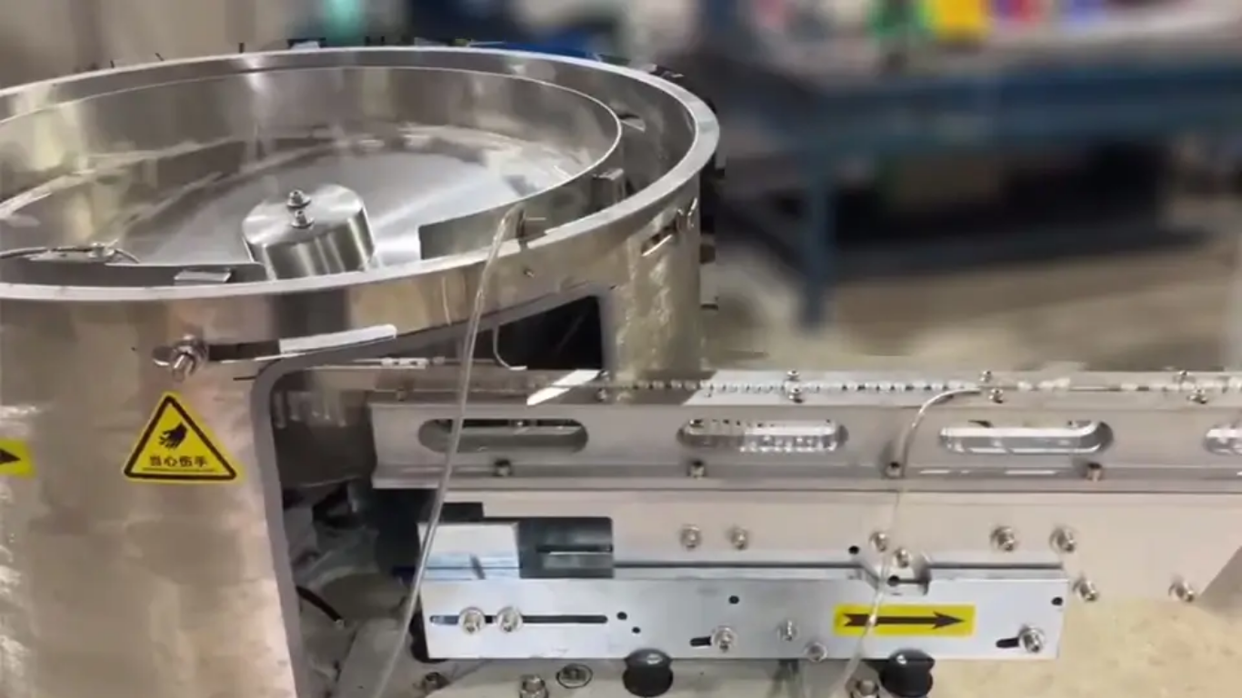 Tại sao nên chọn đơn vị chế tạo máy cấp liệu ly tâm trong nước?