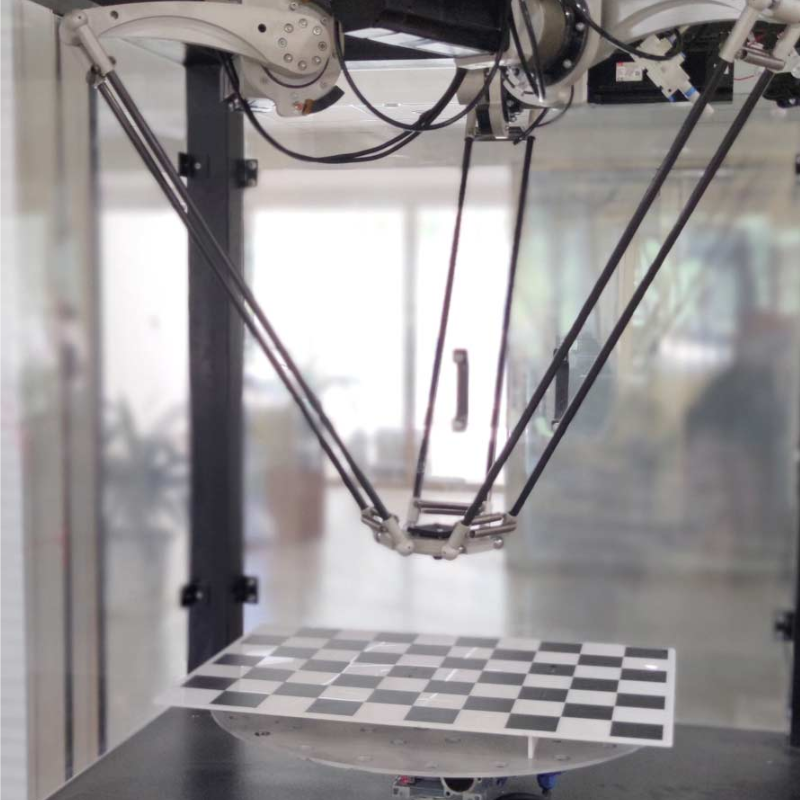 Robot Delta bảo hành 24 tháng