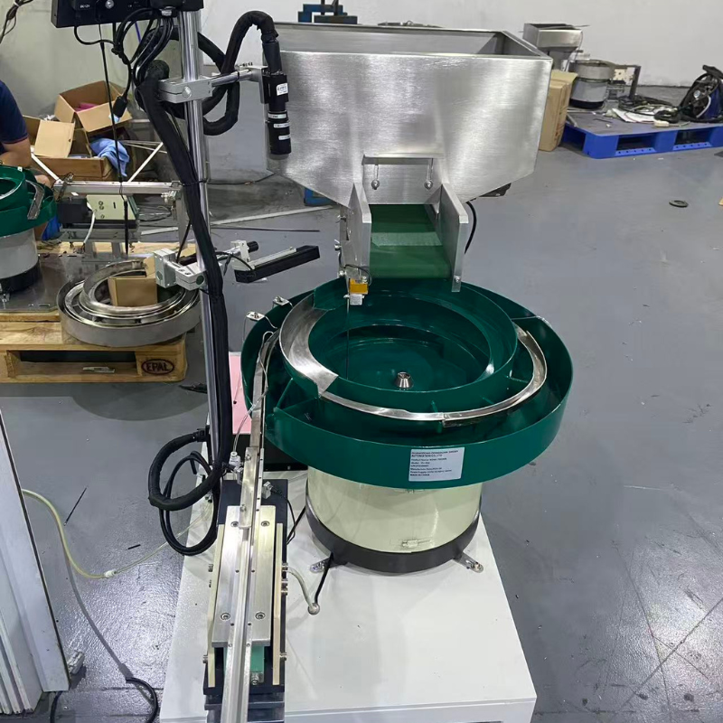 Bộ nạp bu lông tự động: Giải pháp cấp liệu nhanh & chính xác 2 Bộ nạp bu lông