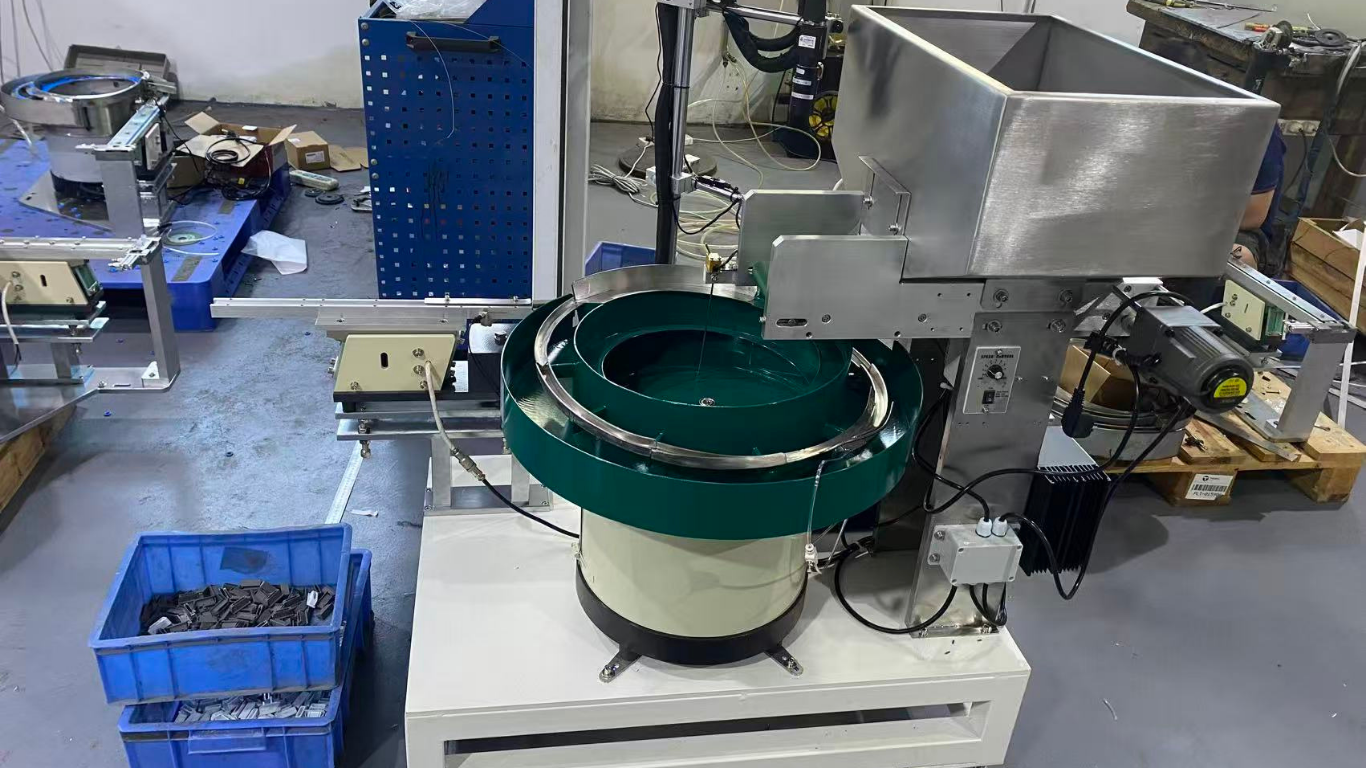 Bộ nạp bu lông tự động: Giải pháp cấp liệu nhanh & chính xác 1 Ưu điểm vượt trội của bộ nạp bu lông SWOER