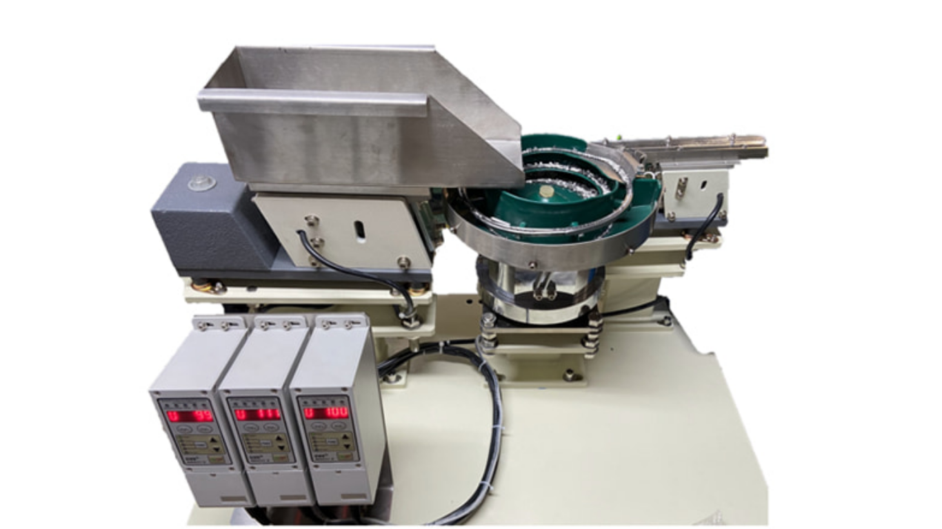 Ứng dụng thực tế của máy đếm số lượng tích hợp mâm rung trong công nghiệp