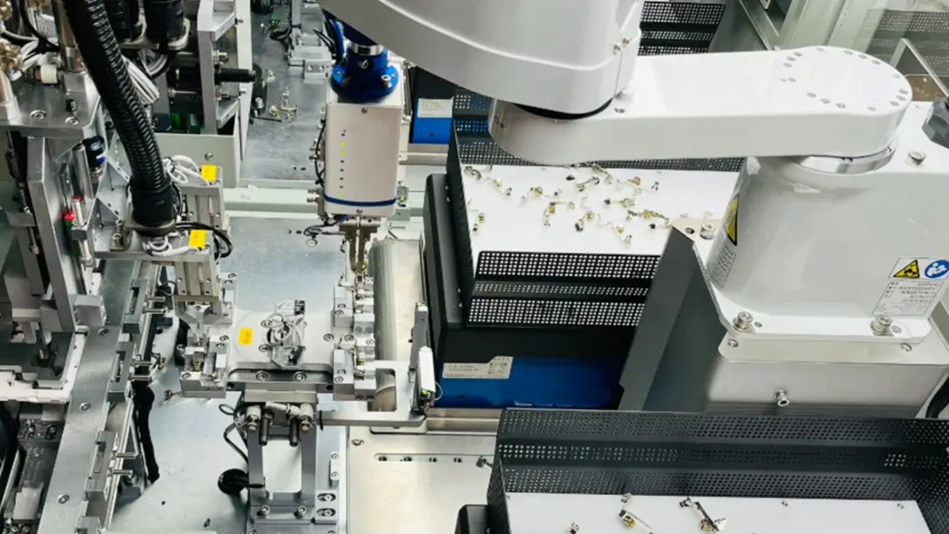 Flexible Parts Feeder là gì? Giải pháp cấp phôi linh hoạt cho nhà máy 2026 3 Ứng dụng thực tế của Flexible Parts Feeder trong các ngành công nghiệp