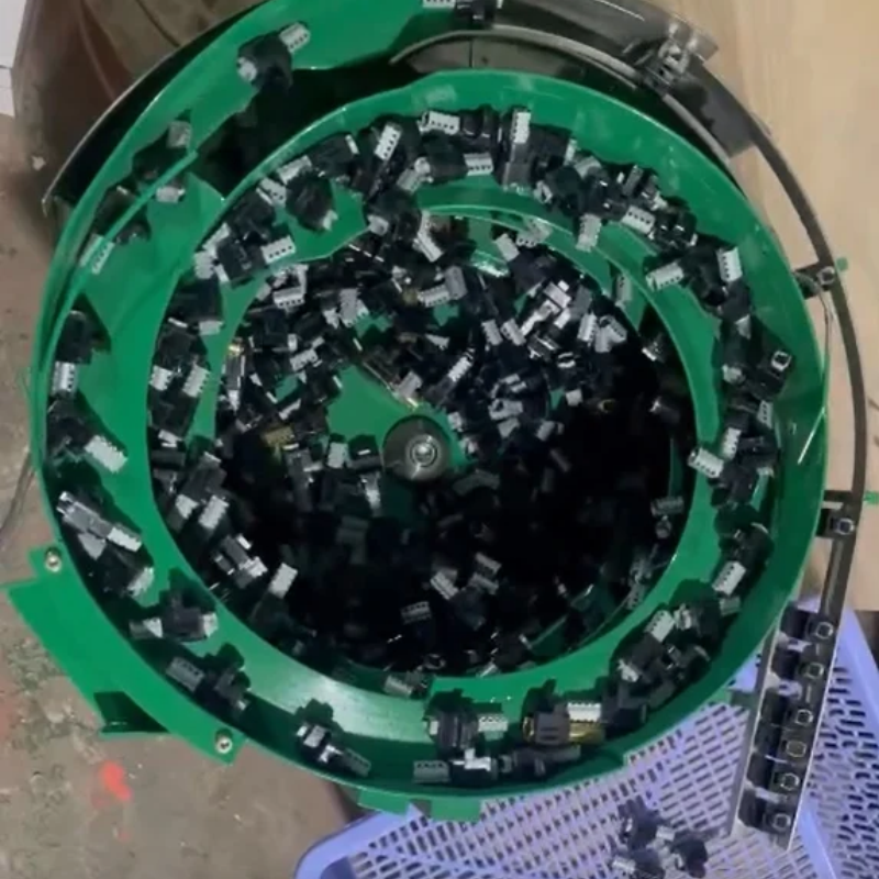 Phễu rung cấp phôi tự động: Giải pháp tối ưu nạp phôi cho nhà máy 1 Phễu rung cấp